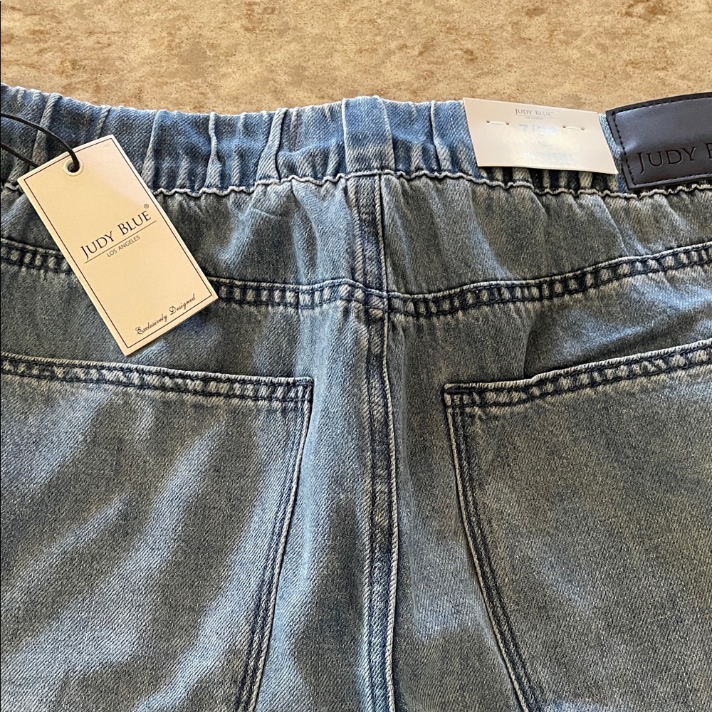 Judy Blue Medium Wash Wide Legged Relaxed  Drawstring Denim with Gold-Tip Cords - Picture 3 of 16